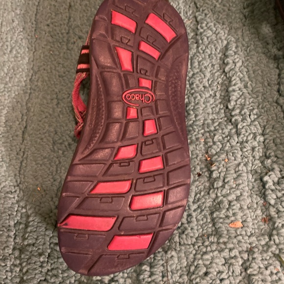Girl’s Chaco sandals - Picture 2 of 3
